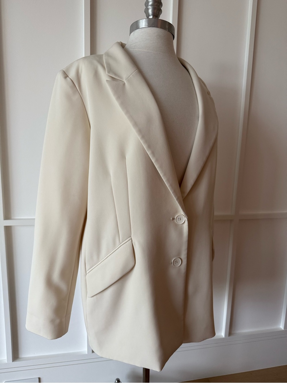 DKNY Peak Lapel Blazer - Picture 6 of 14